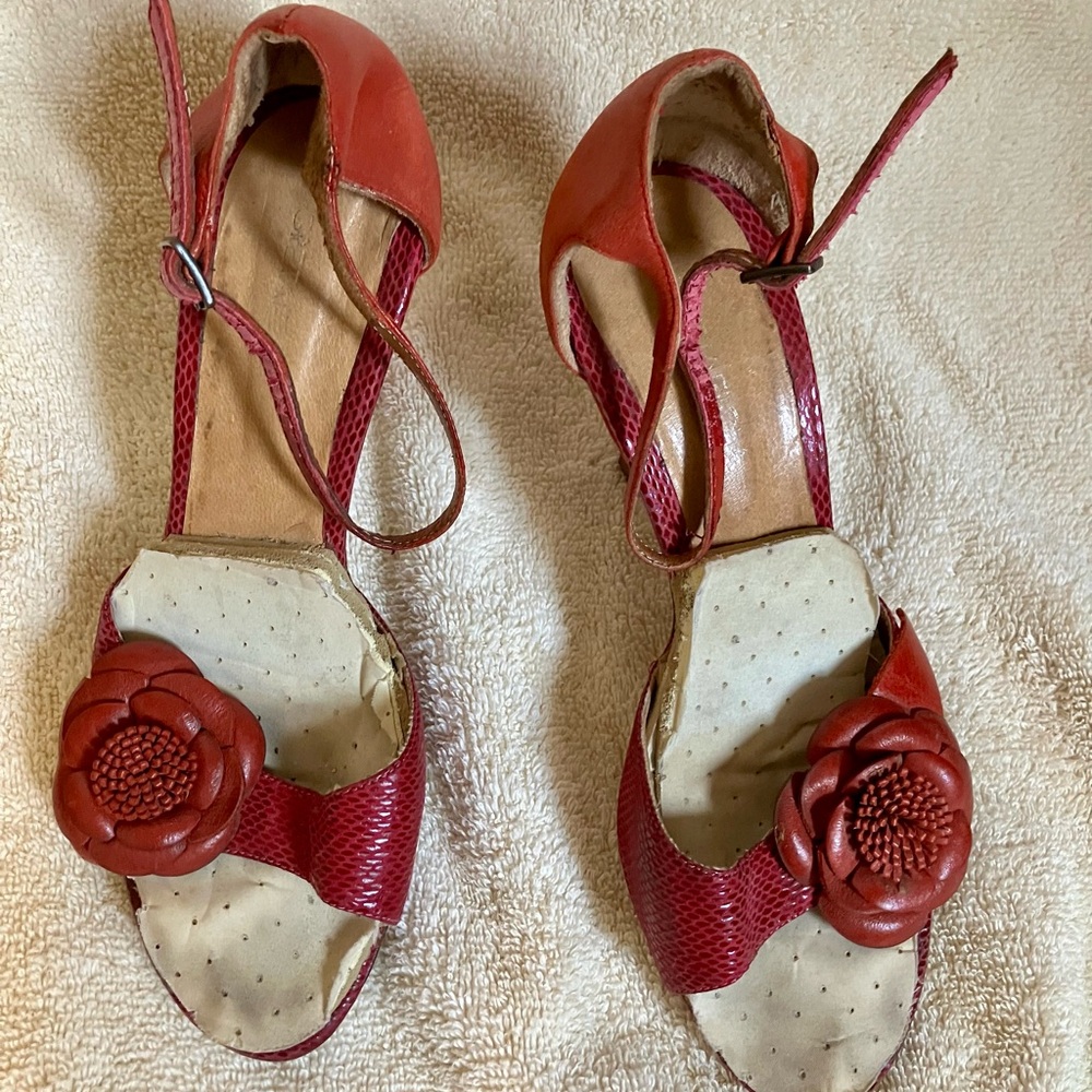 GretaFlora Tango Shoes – Red Leather, Flower Detail, Size 8, 7.5cm Heel